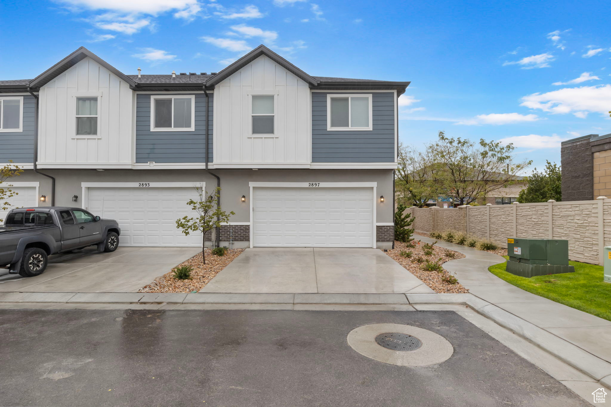 BONNEVILE TOWNHOMES - Residential