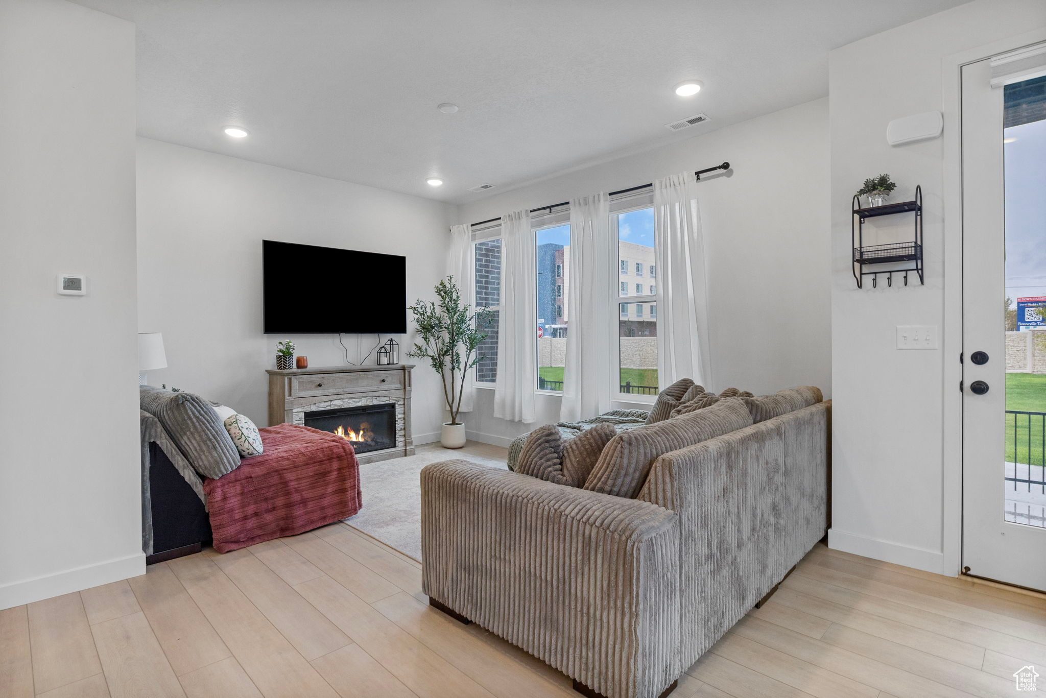 BONNEVILE TOWNHOMES - Residential