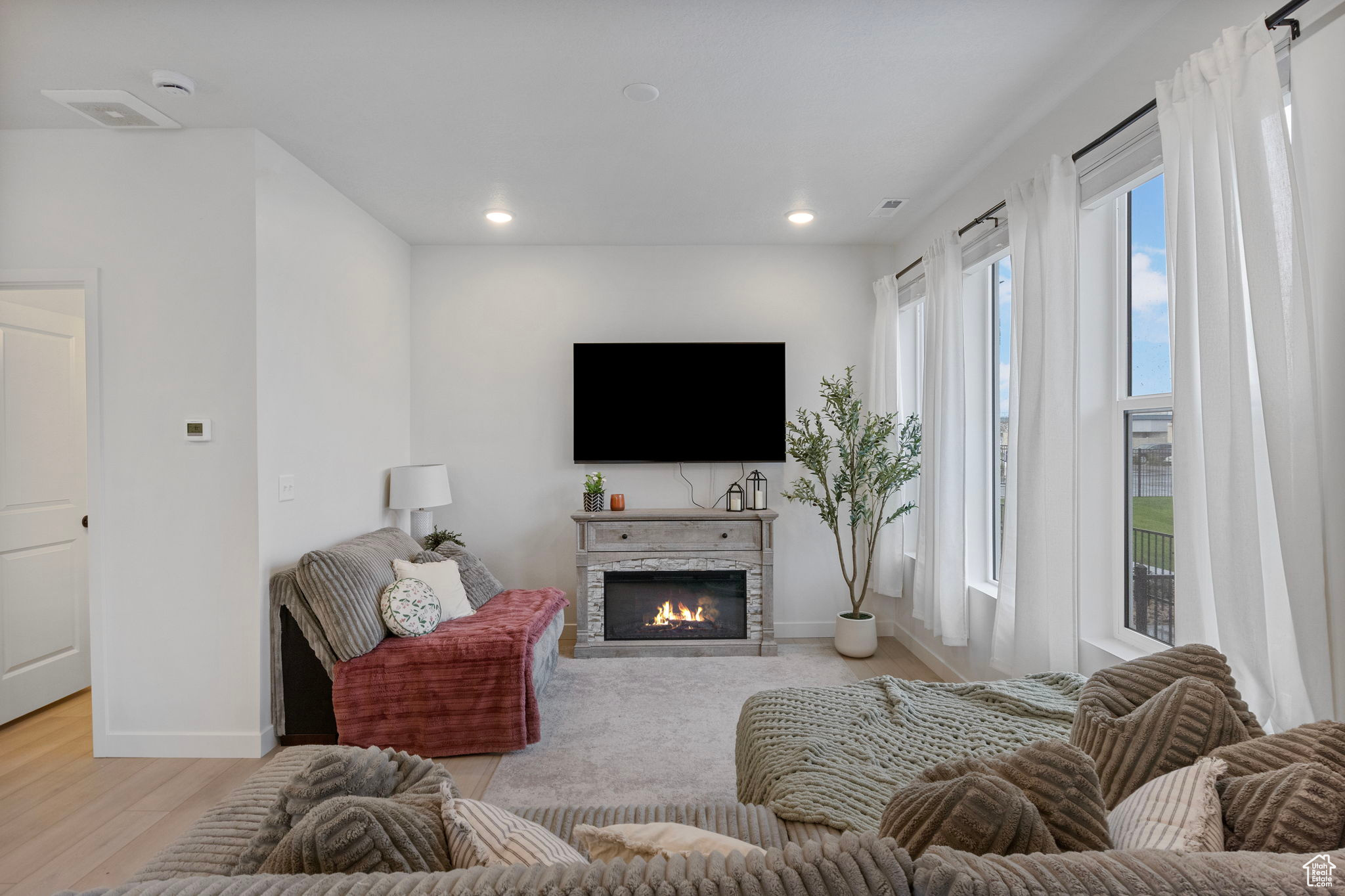 BONNEVILE TOWNHOMES - Residential