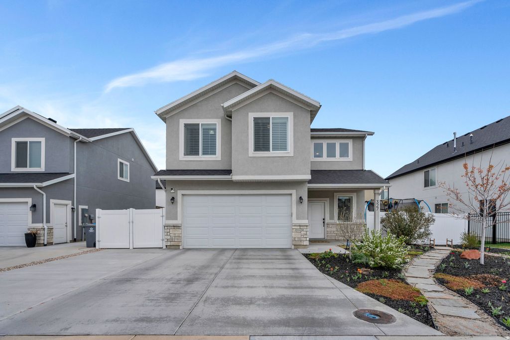 Photo of 327 S 680 W, American Fork, UT 84003 (MLS # 2147459)