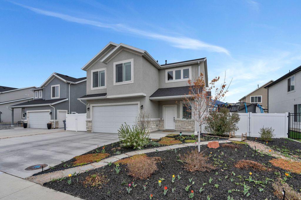 Photo of 327 S 680 W, American Fork, UT 84003 (MLS # 2147459)