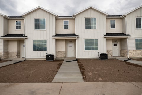 Townhouse For Sale - 1338 W 1290 N Lot #135 St<br/> Salem, UT 84653