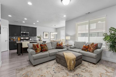 Tiny photo for 324 S 600 W, Centerville, UT 84014 (MLS # 2120433)