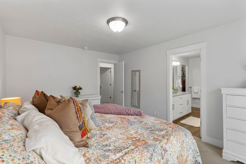 Tiny photo for 324 S 600 W, Centerville, UT 84014 (MLS # 2120433)