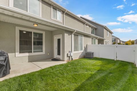 Tiny photo for 324 S 600 W, Centerville, UT 84014 (MLS # 2120433)