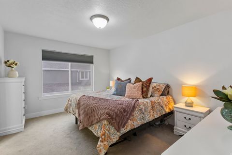 Tiny photo for 324 S 600 W, Centerville, UT 84014 (MLS # 2120433)