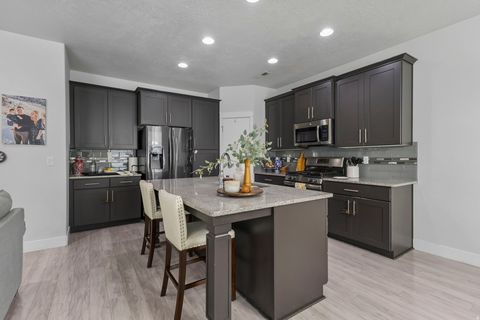 Tiny photo for 324 S 600 W, Centerville, UT 84014 (MLS # 2120433)