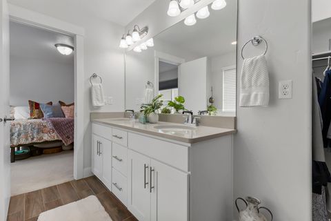 Tiny photo for 324 S 600 W, Centerville, UT 84014 (MLS # 2120433)