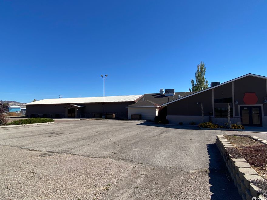 Turnkey Restaurant / Bar with seating for over 300. All Furniture, Fixtures, and equipment are included. All the buyer would need to do is order food, and they could be up and running. Contact LA for the equipment list. Most of this property has been newly remodeled. The lot size is an estimate, pending survey is being recorded. Sq.ft. was taken from the previous appraisal.