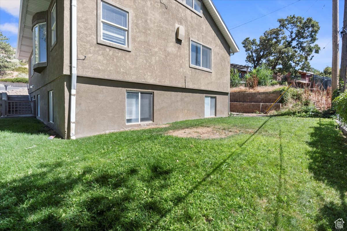 CRESTWOOD - Residential