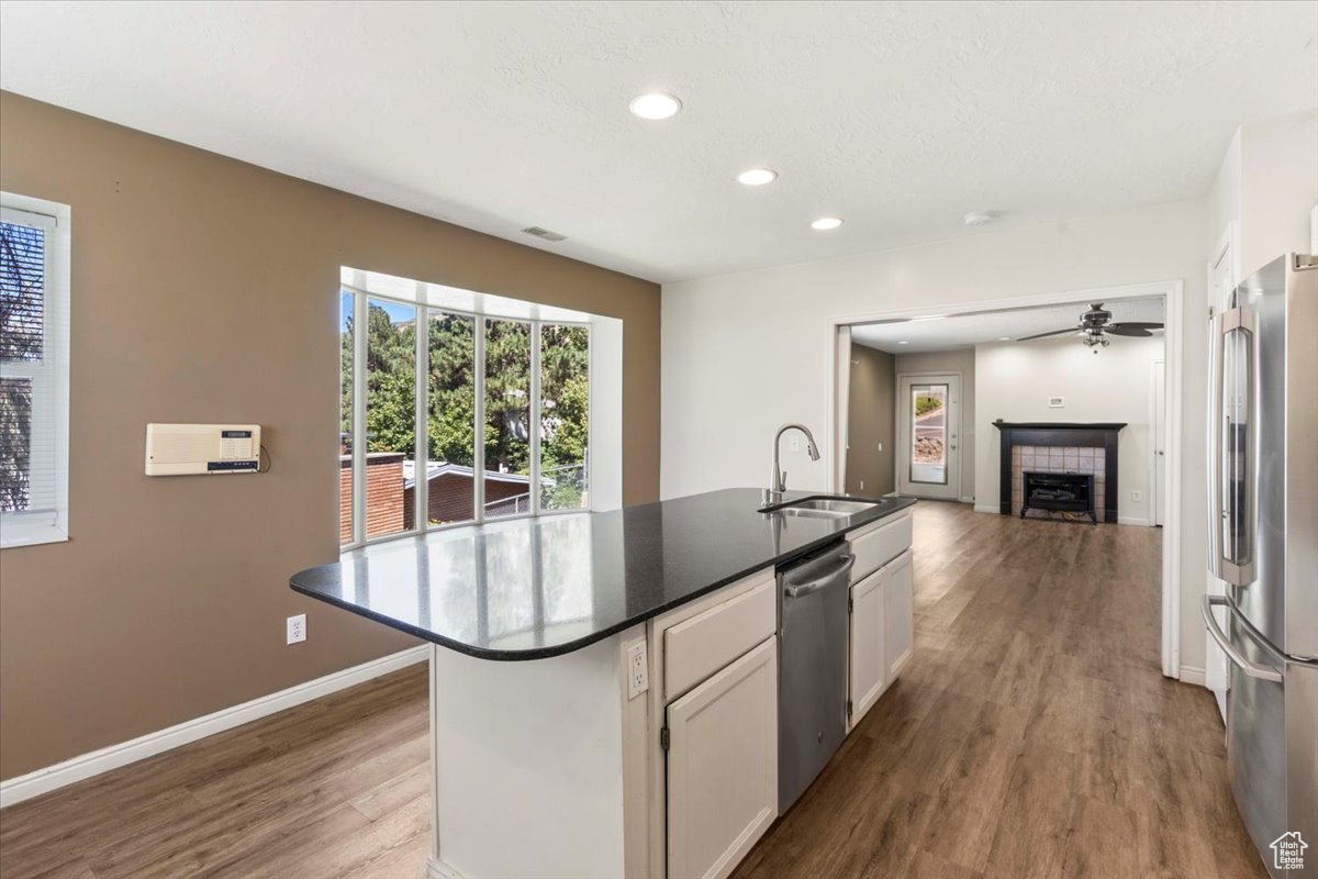 CRESTWOOD - Residential