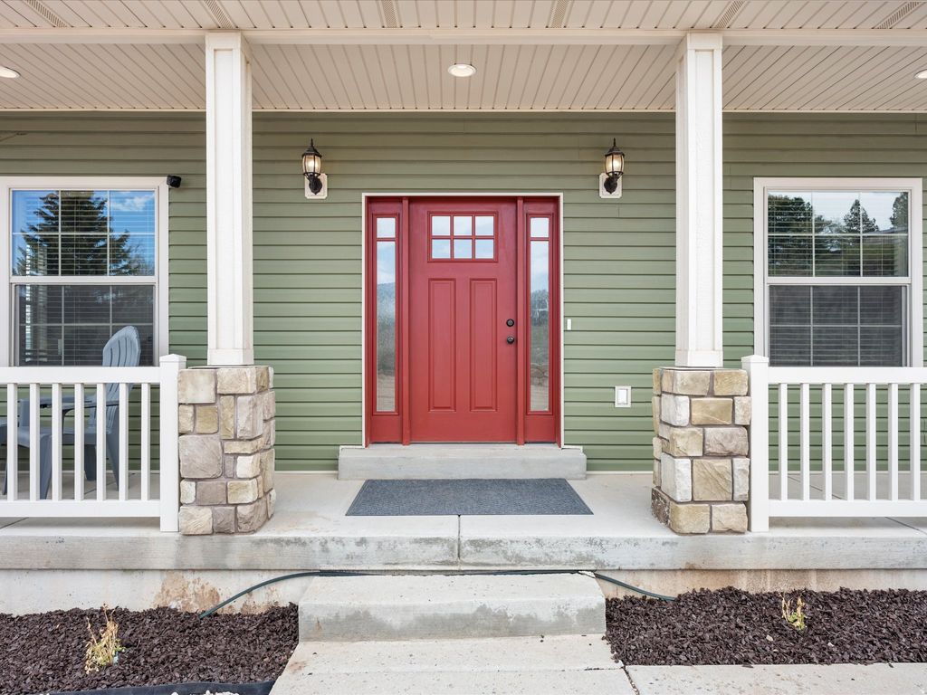 Photo of 2072 S SWEETWATER PKWY, Garden City, UT 84028 (MLS # 2156510)