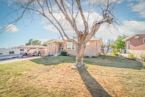 Tiny photo for 417 MARILYN DR, Clearfield, UT 84015 (MLS # 2157780)