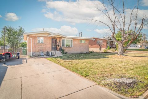 Tiny photo for 417 MARILYN DR, Clearfield, UT 84015 (MLS # 2157780)