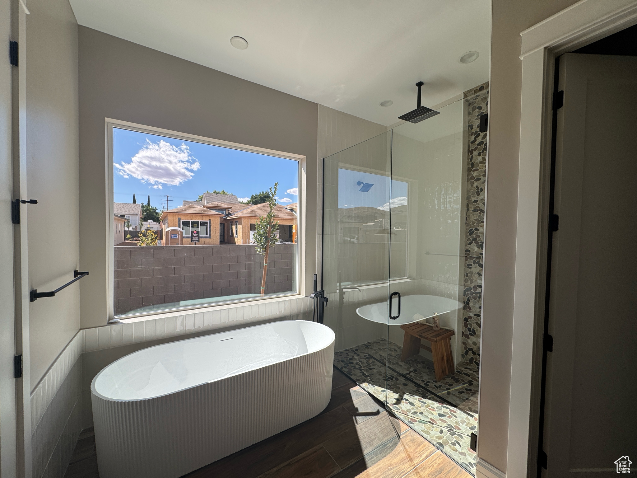 FALCON RIDGE PH 4 - Residential