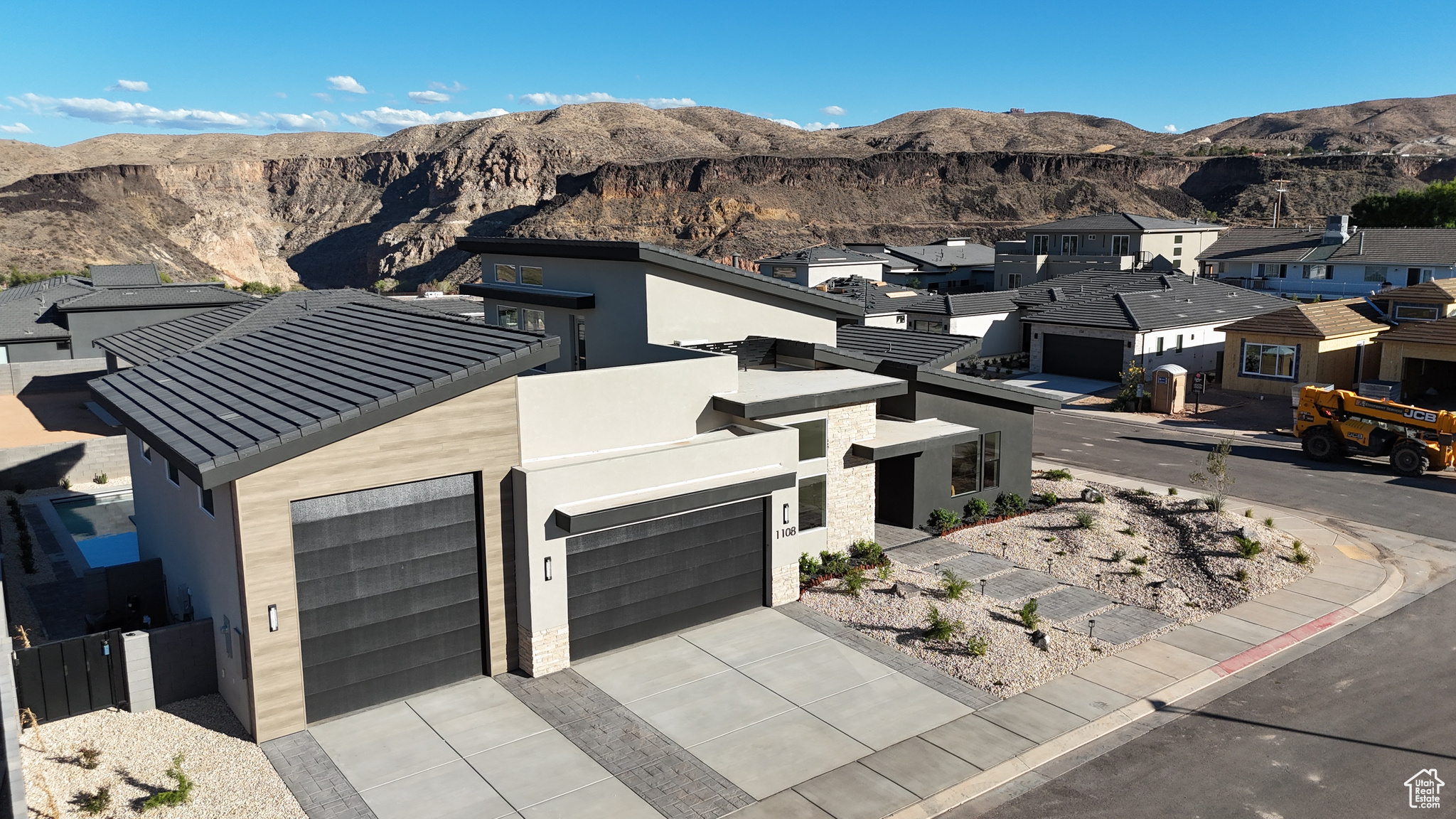 FALCON RIDGE PH 4 - Residential