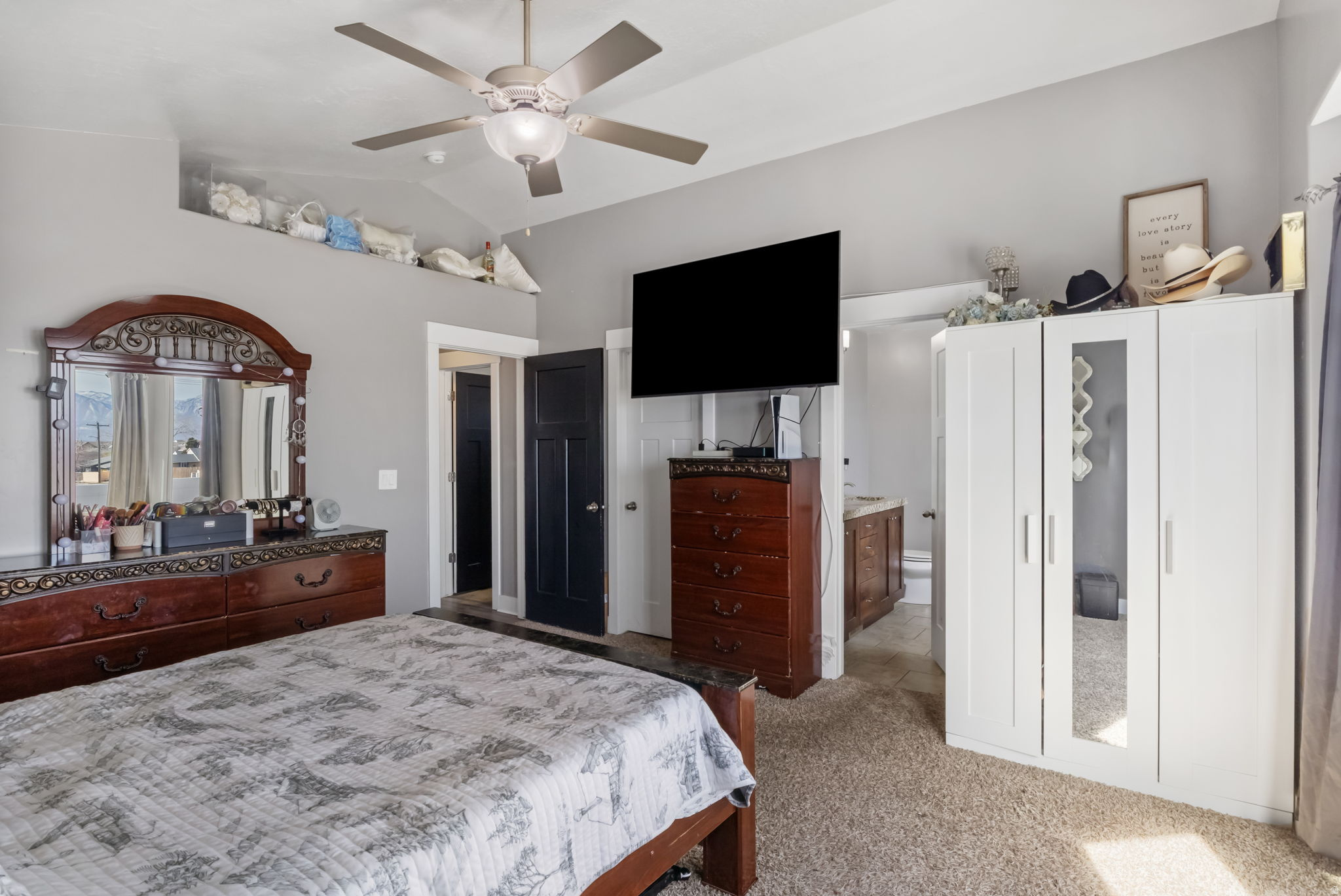 DIAMOND SUMMIT - Residential