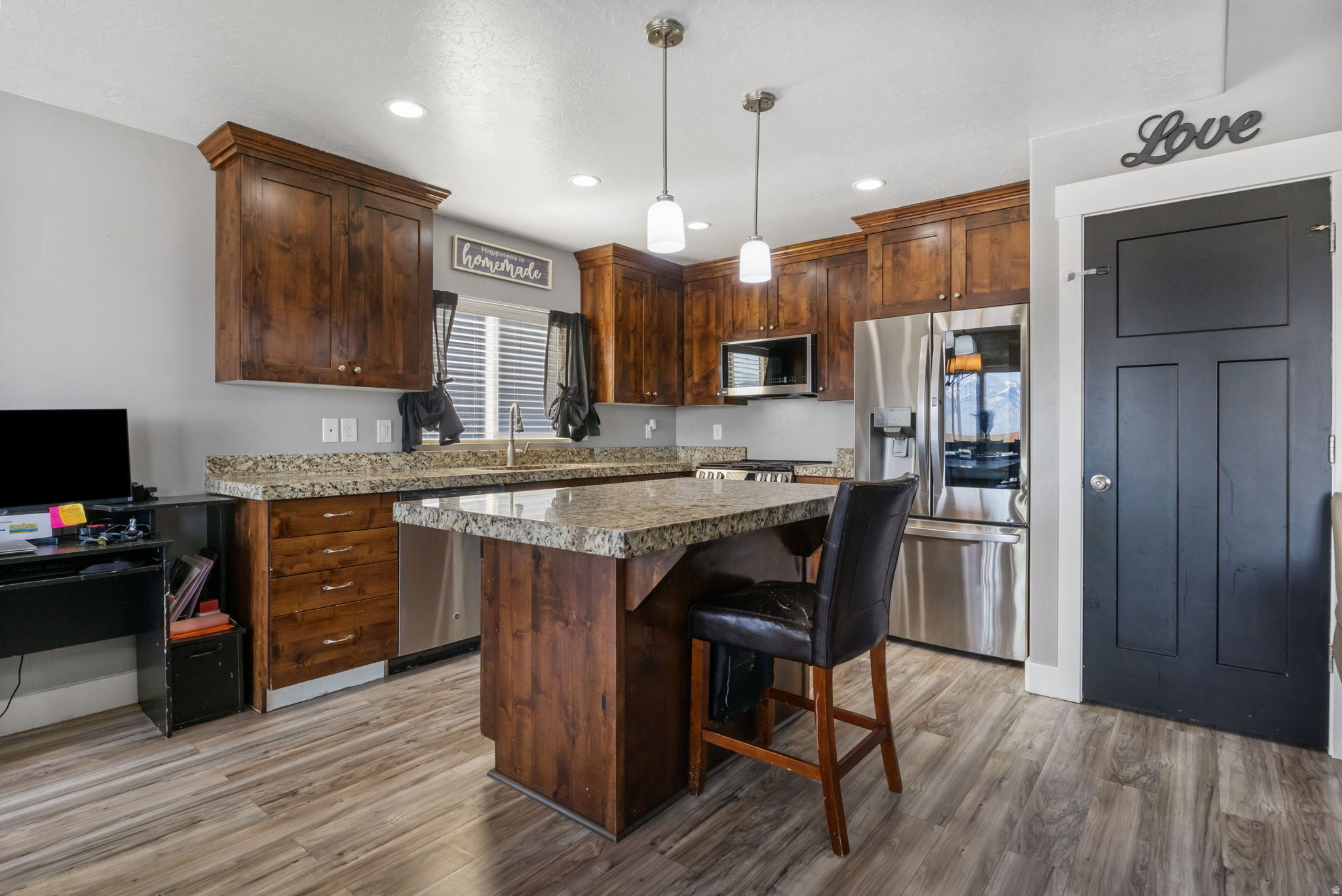 DIAMOND SUMMIT - Residential