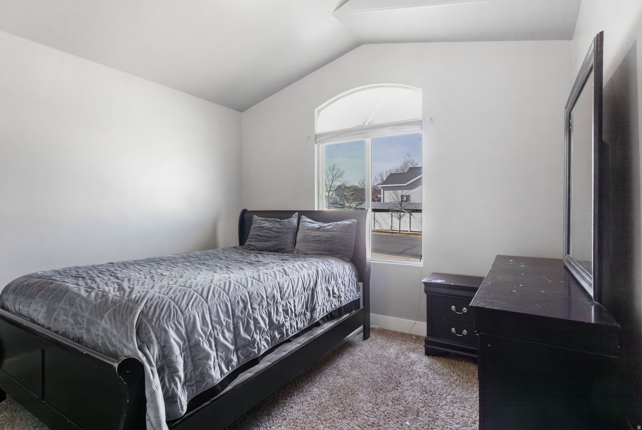 DIAMOND SUMMIT - Residential