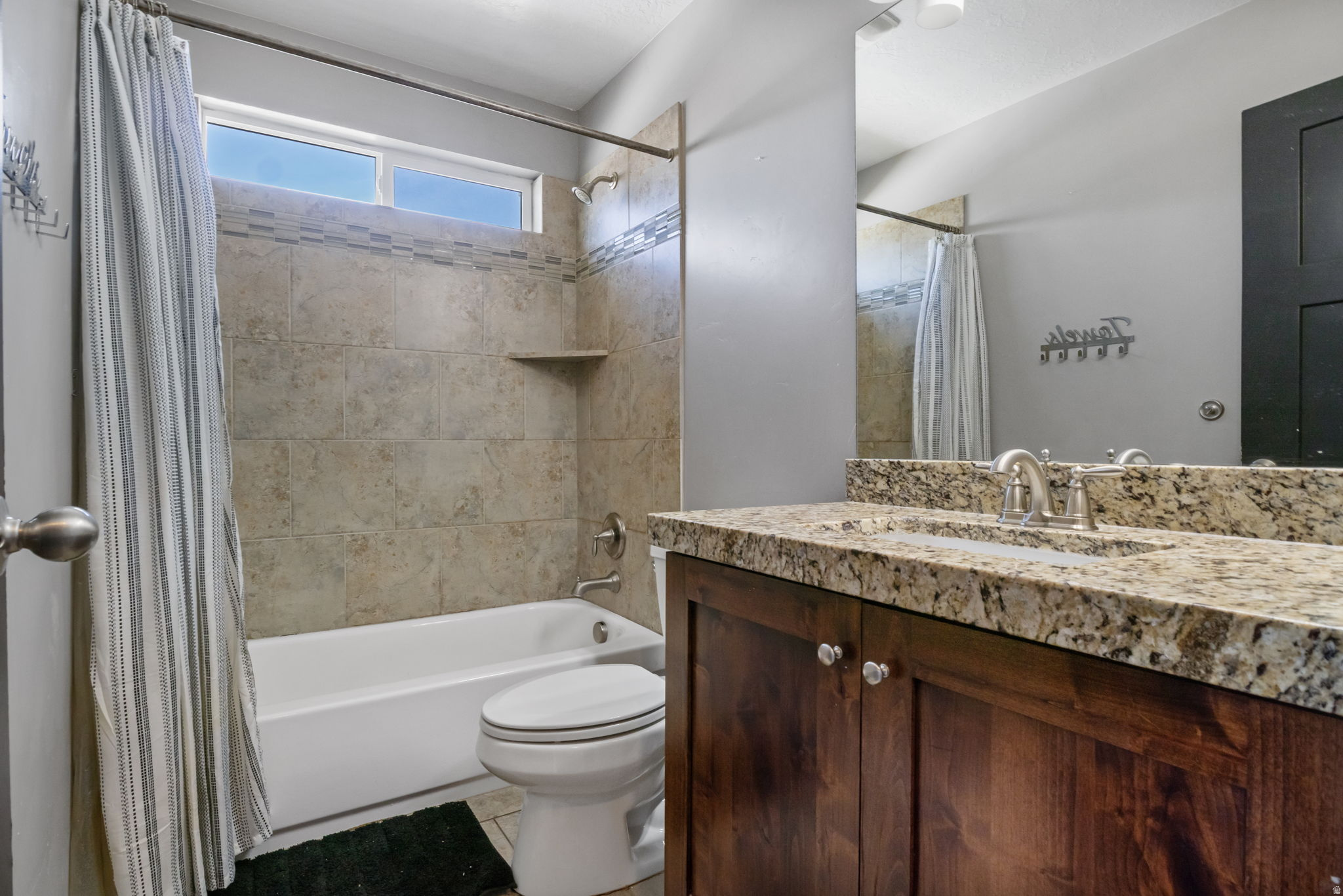 DIAMOND SUMMIT - Residential