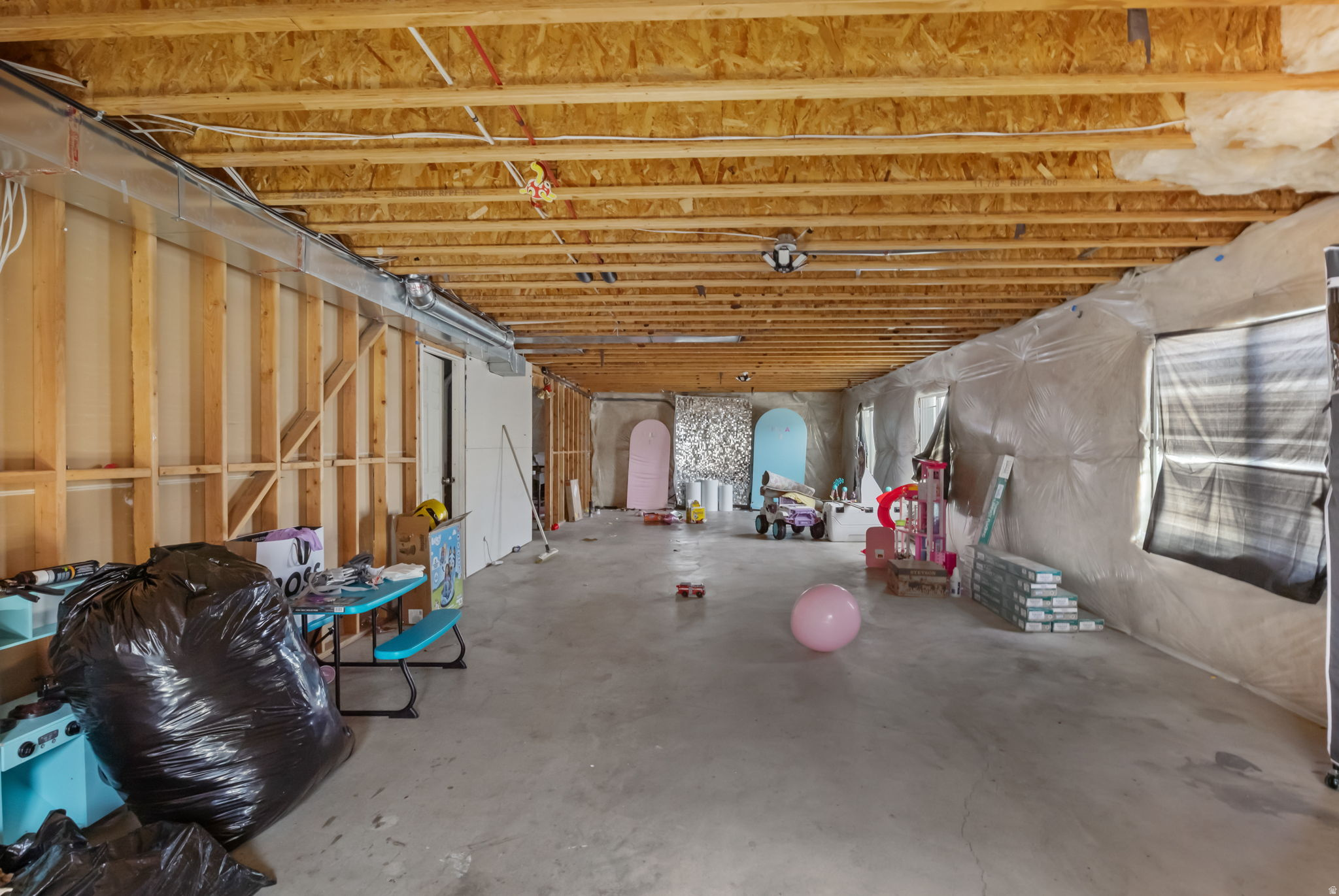 DIAMOND SUMMIT - Residential