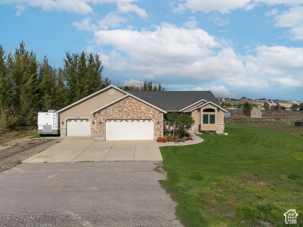 Photo of 2203 E CEDAR FORT DR N, Eagle Mountain, UT 84005 (MLS # 2191635)