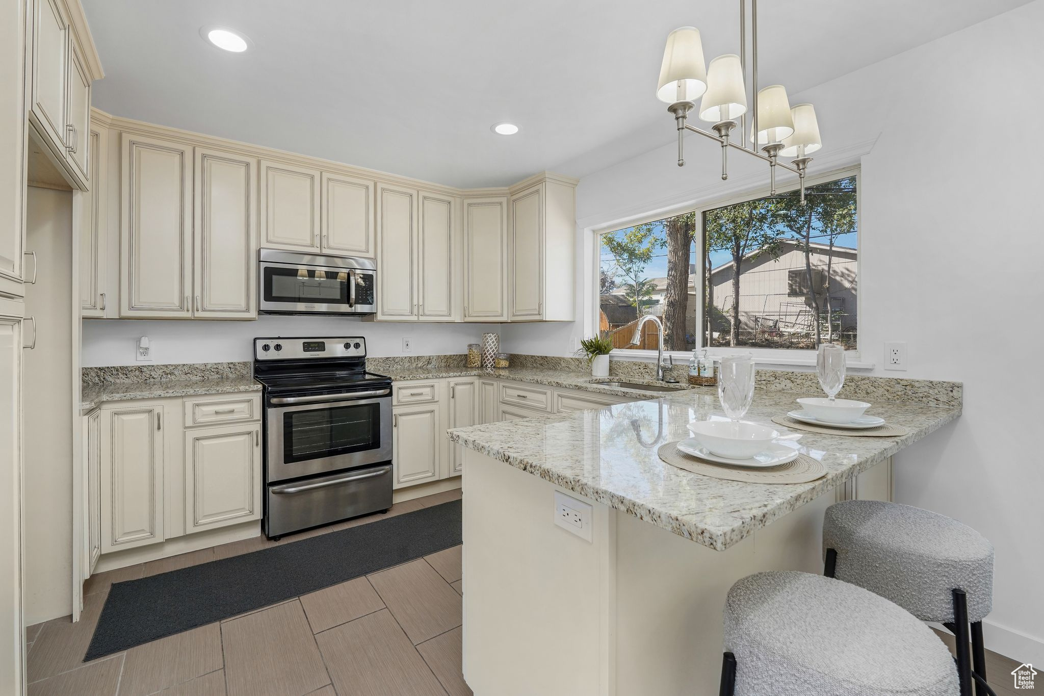 HOFFMAN HEIGHTS - Residential