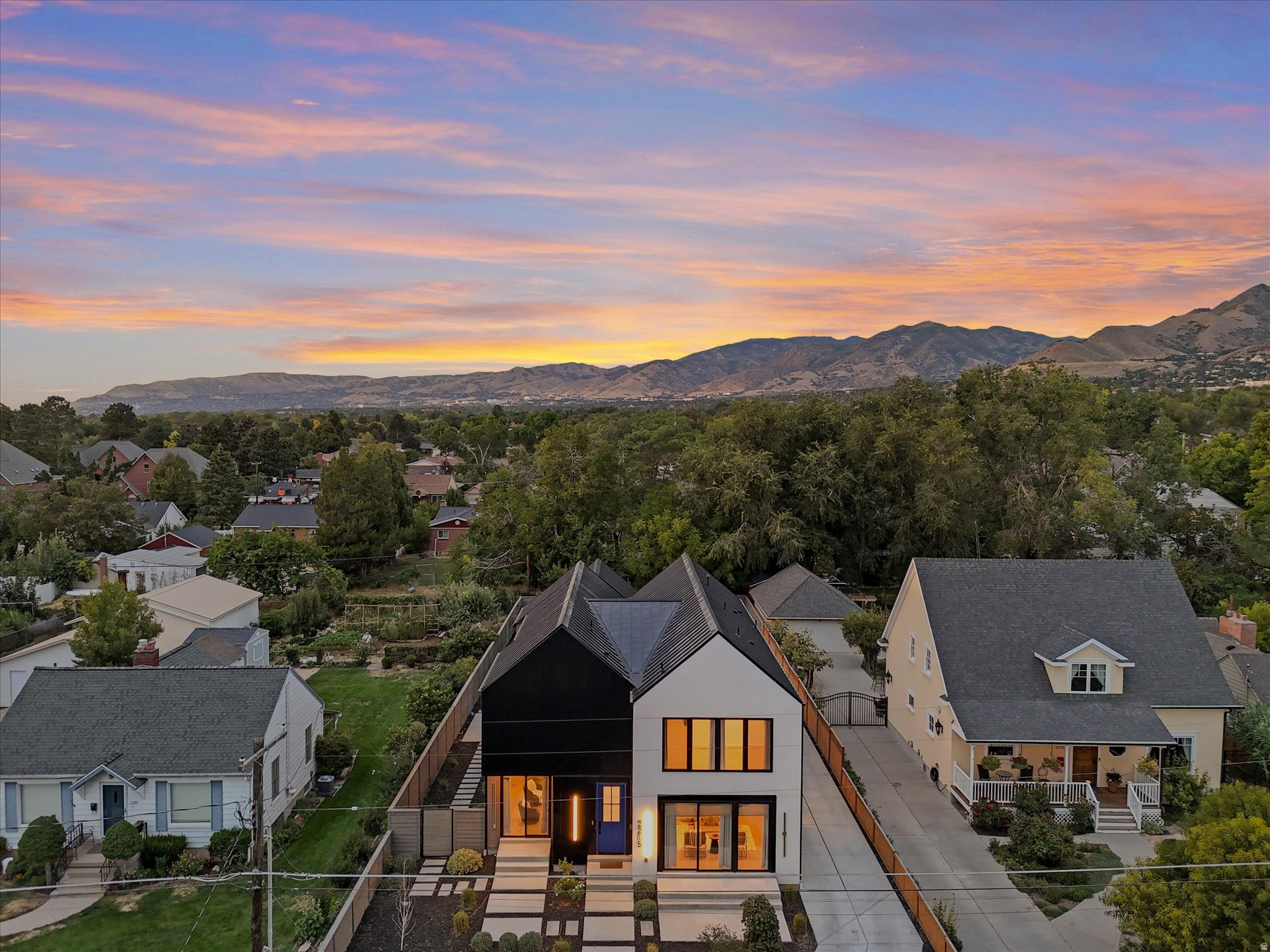 CANYON RIM - Residential