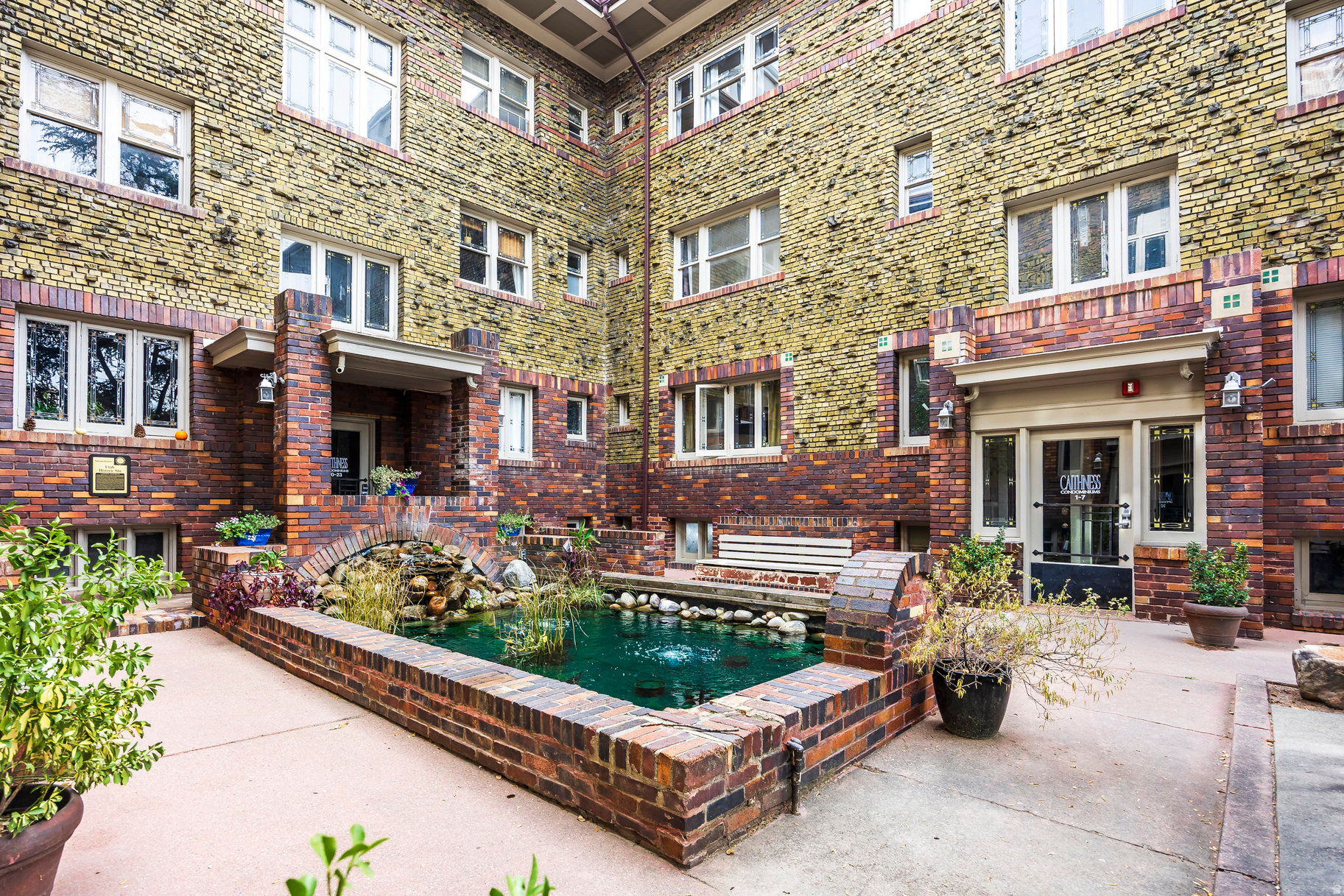 CAITHNESS CONDOMINIUM - Residential