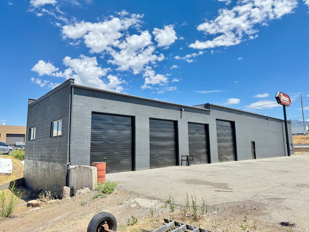 Photo of 1883 N MAIN ST, Sunset, UT 84015 (MLS # 2171857)