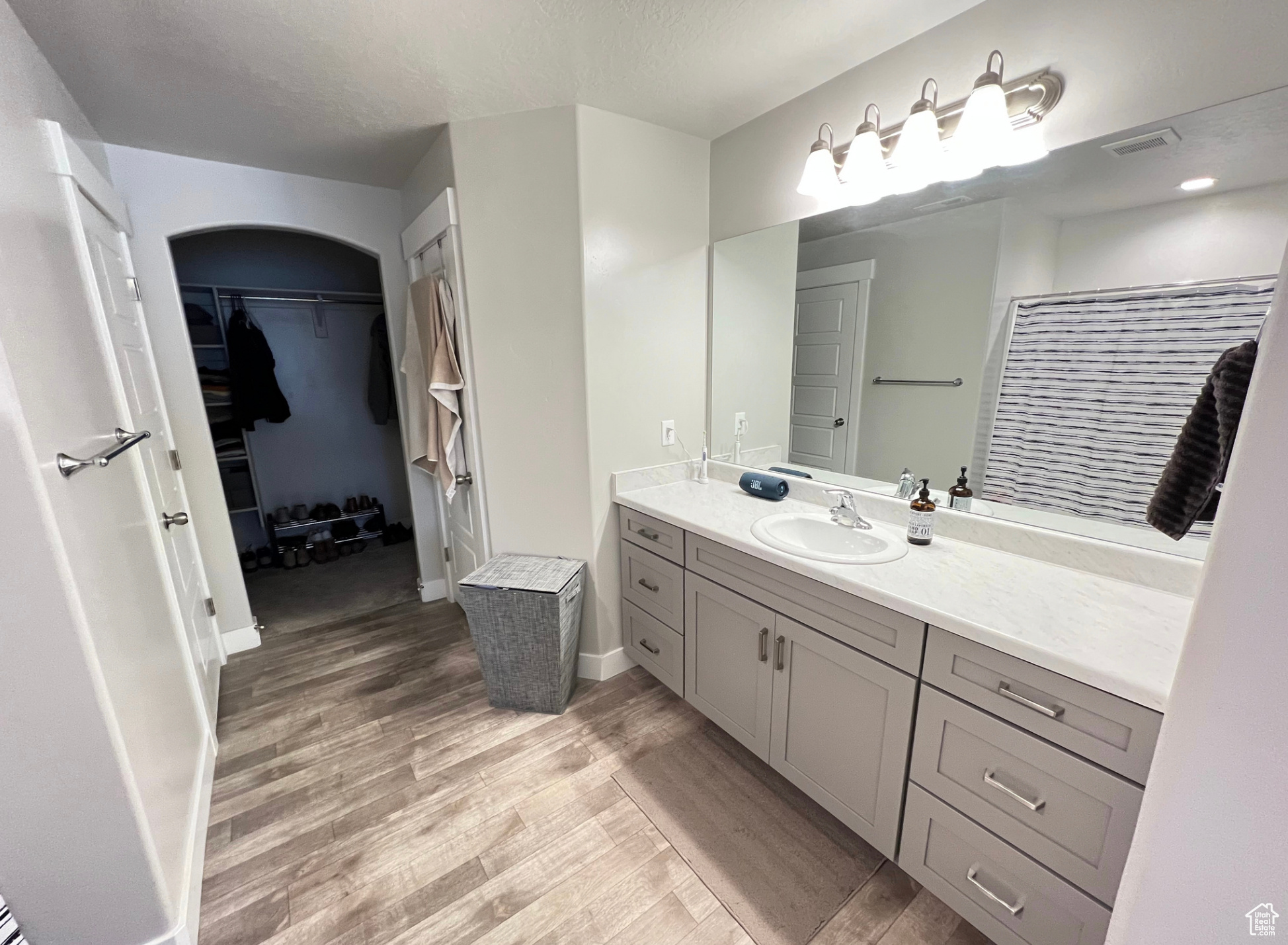 PARKSIDE - Residential Lease