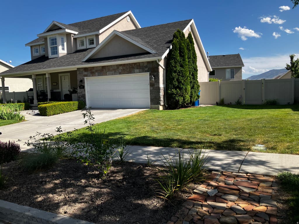 Photo of 199 W ARBOR DR, Saratoga Springs, UT 84045 (MLS # 2162767)