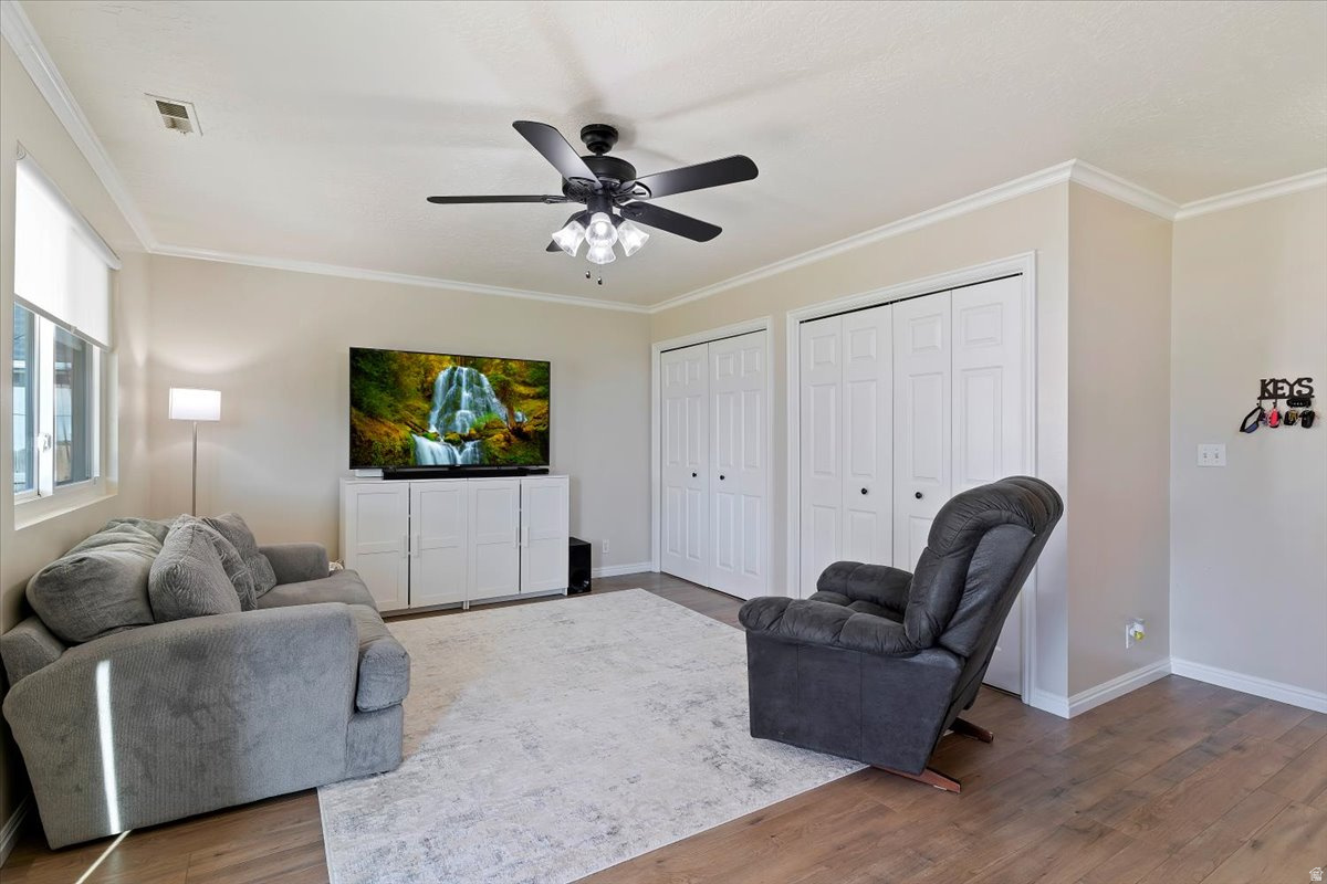 ROYAL MEADOWS - Residential