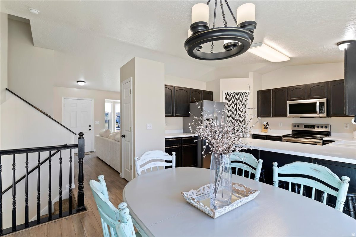 ROYAL MEADOWS - Residential