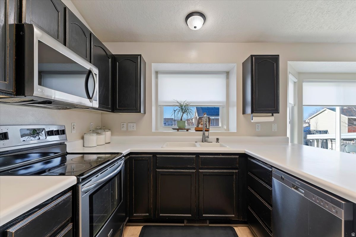 ROYAL MEADOWS - Residential