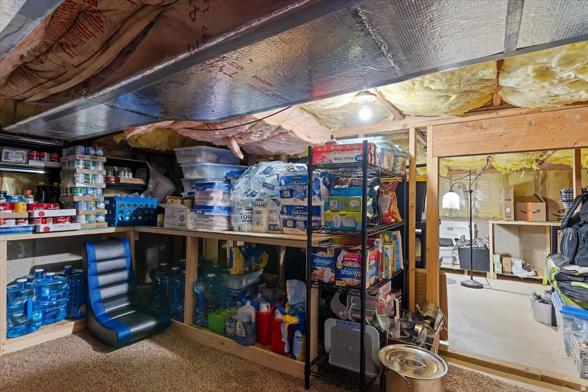 ROYAL MEADOWS - Residential