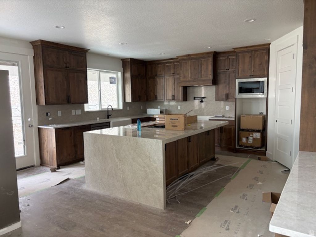 Photo of 692 E MOUNTAIN RD. Rd N, North Ogden, UT 84414 (MLS # 2143111)