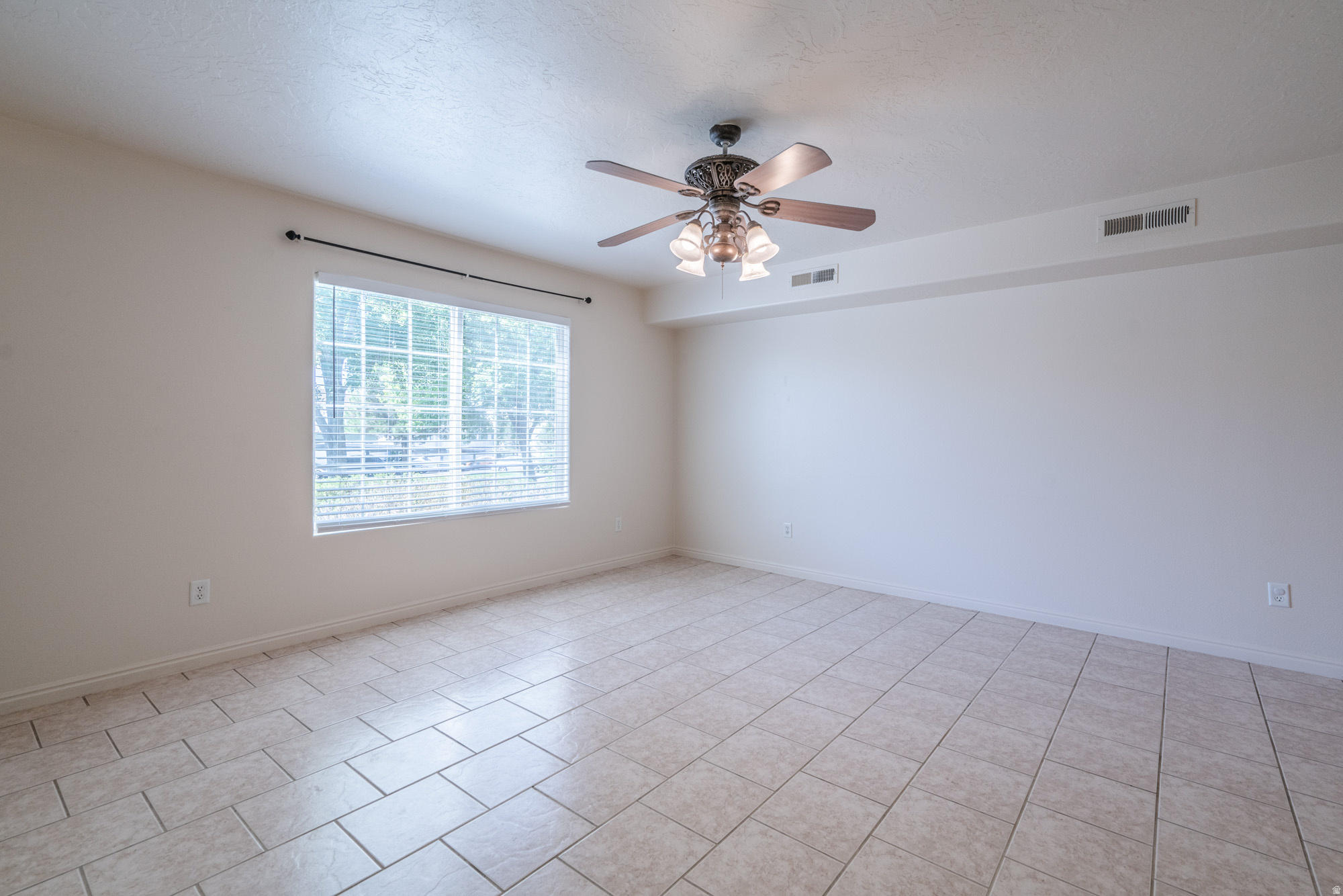 LEXINGTON HILLS TH 1 AMD - Residential