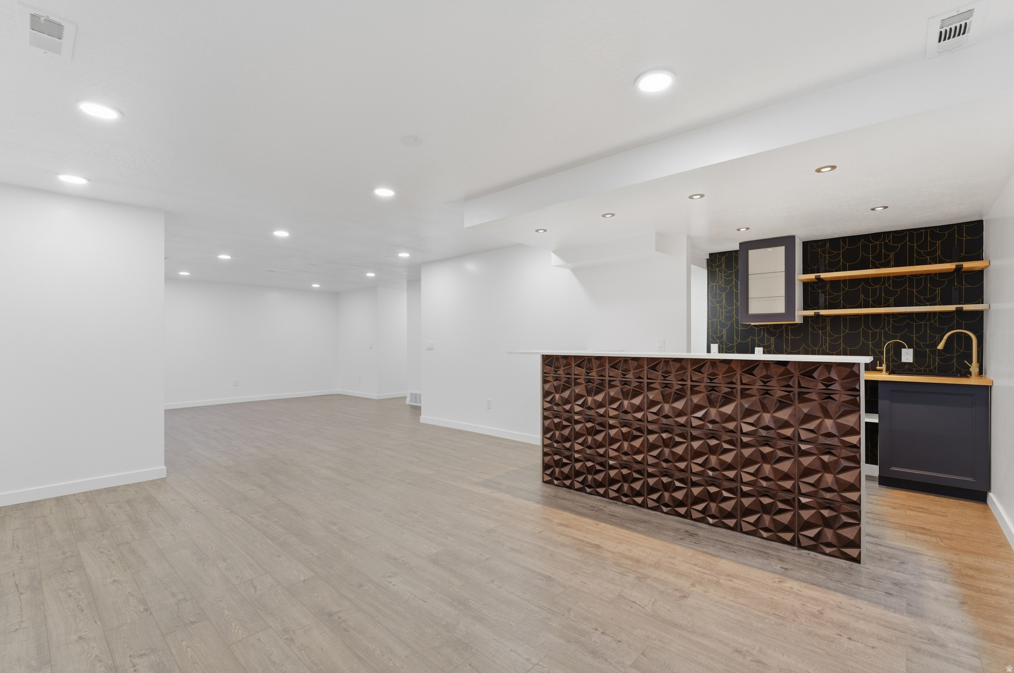 NORTHRIDGE - Residential