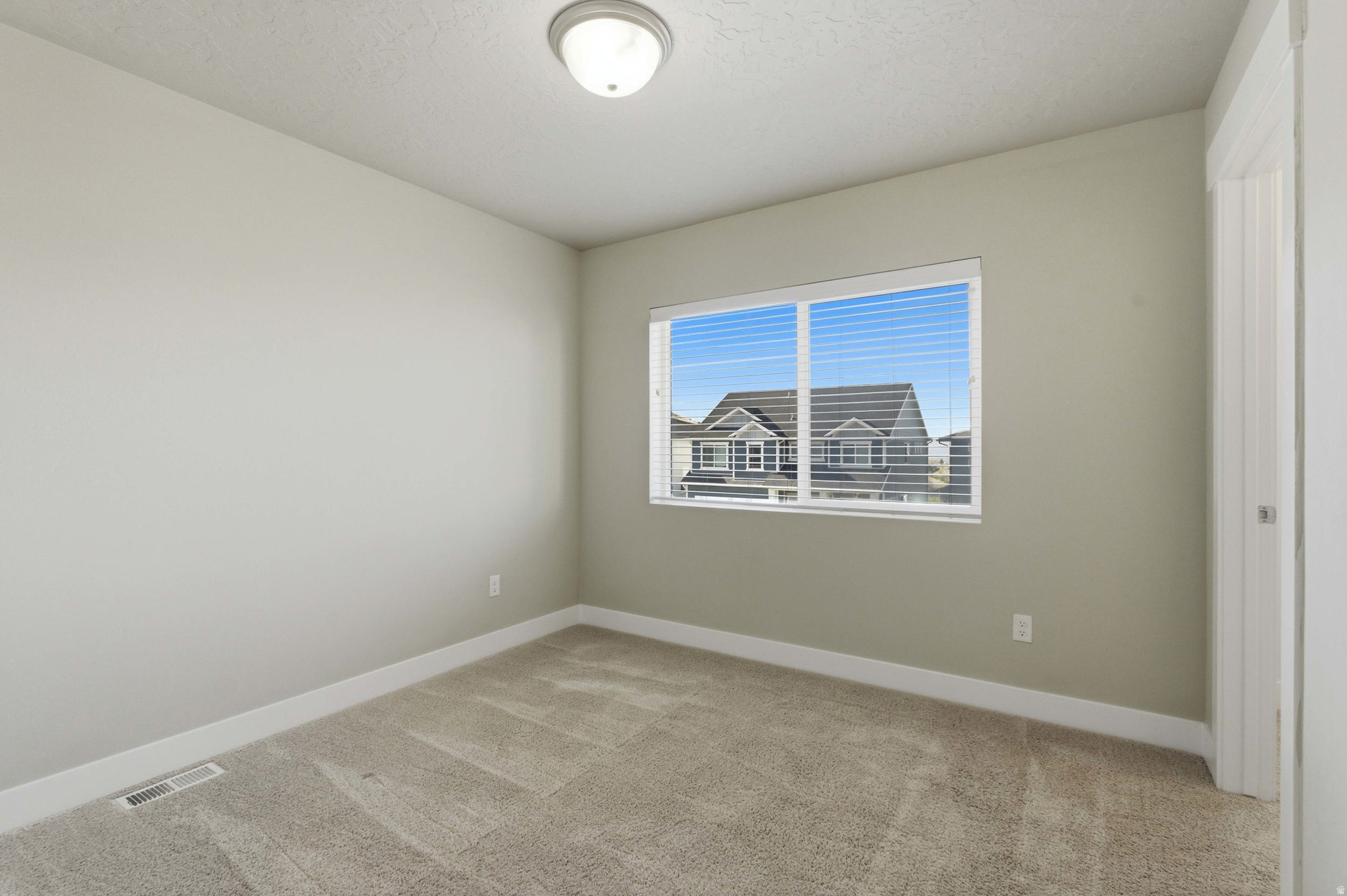 NORTHRIDGE - Residential
