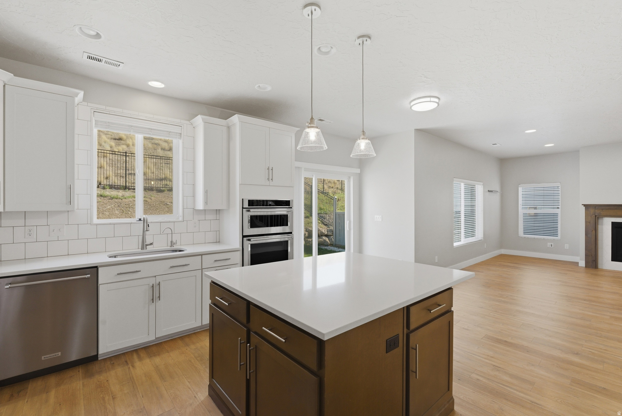 NORTHRIDGE - Residential