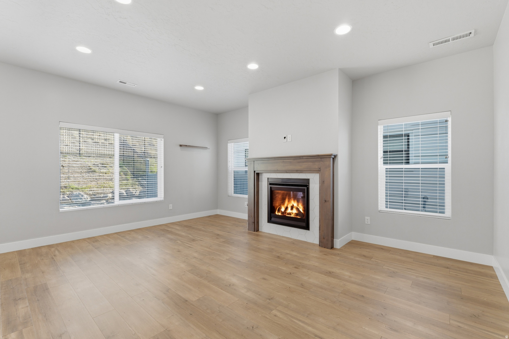 NORTHRIDGE - Residential