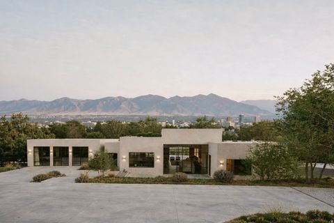 Photo of 2379 S CANNON DR, Salt Lake City, UT 84109 (MLS # 2158429)