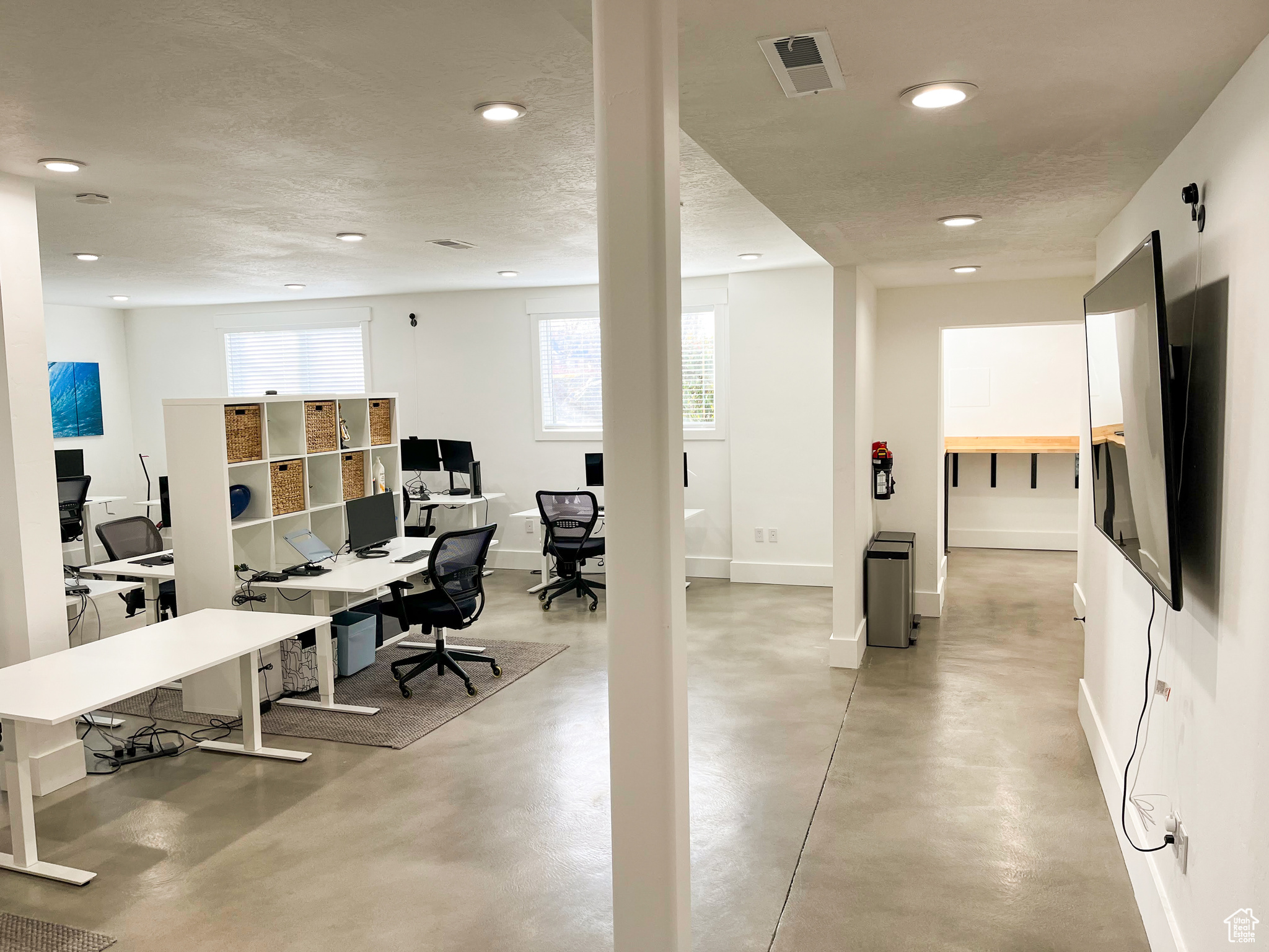 COURTYARD AT JAMESTOWN CONDO - Commercial Lease