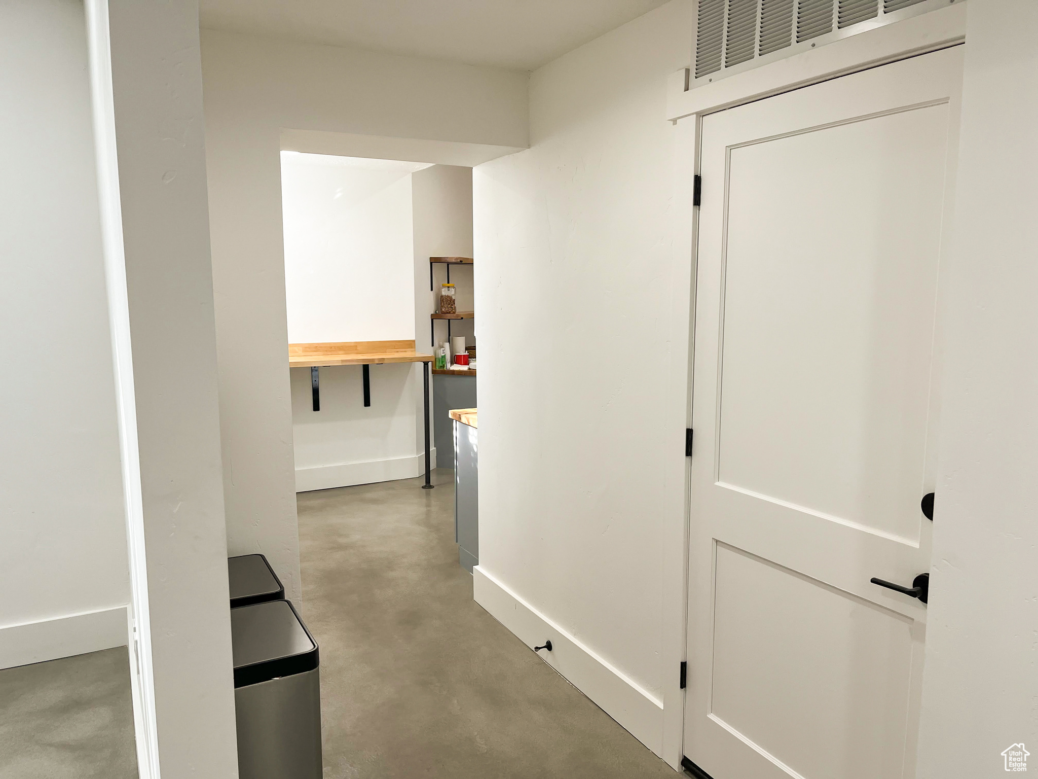 COURTYARD AT JAMESTOWN CONDO - Commercial Lease