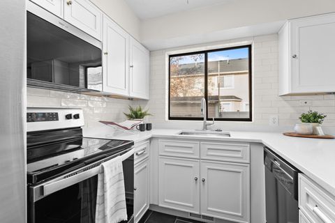 Tiny photo for 857 E 575 N, Layton, UT 84041 (MLS # 2126892)
