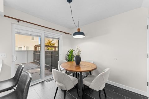 Tiny photo for 857 E 575 N, Layton, UT 84041 (MLS # 2126892)