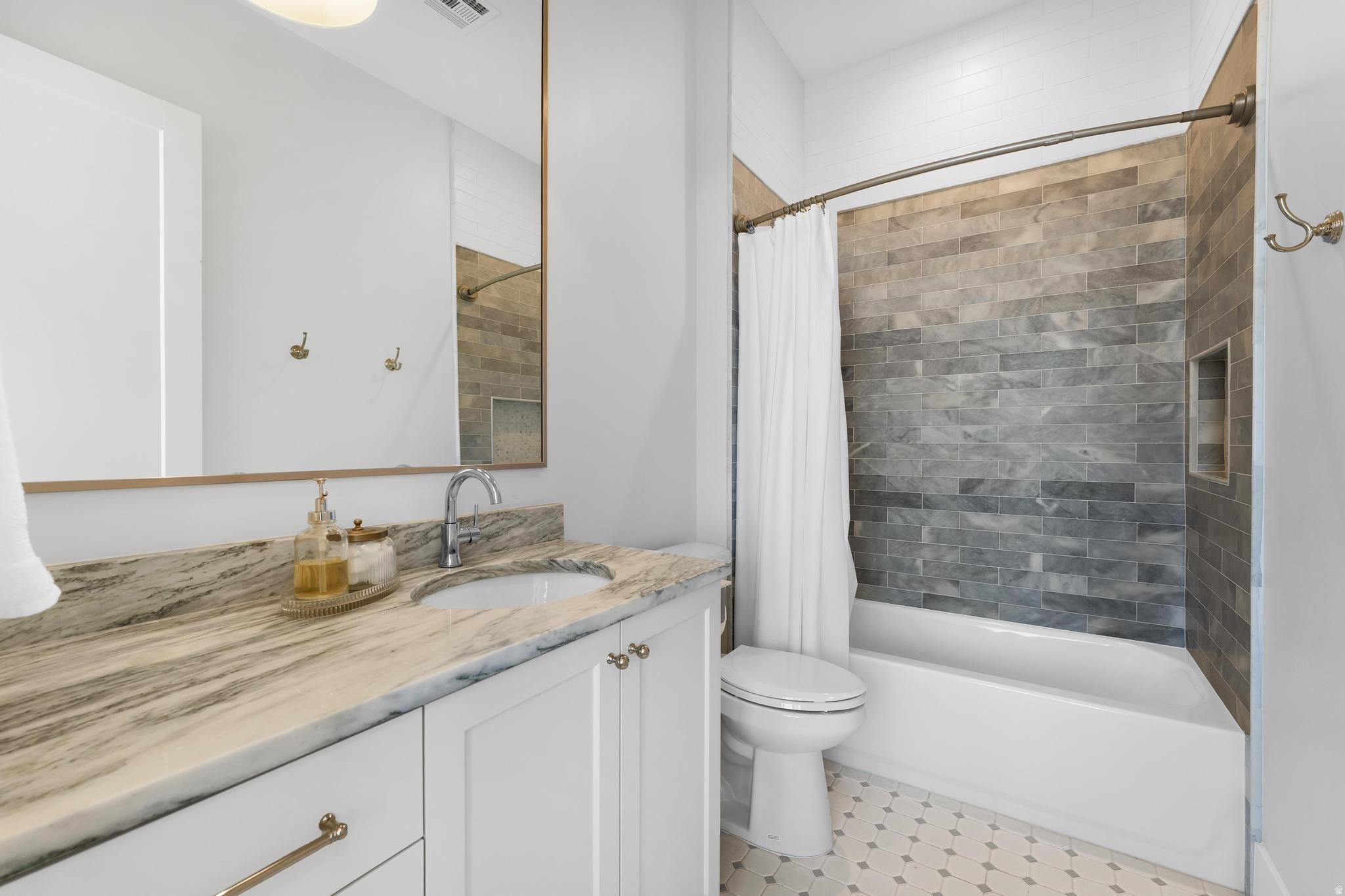 SCENIC POINTE 2 - Residential