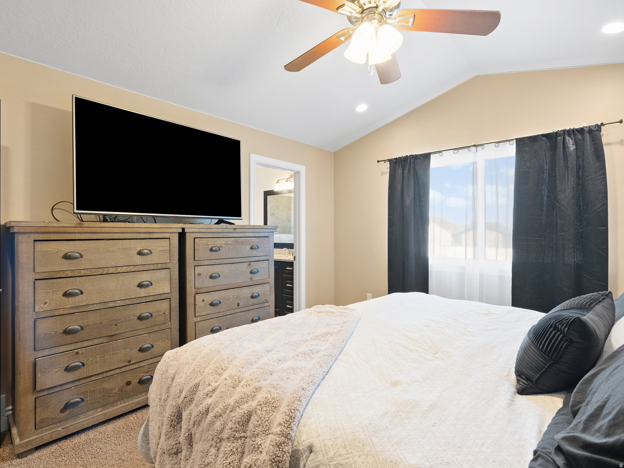 CARRIAGE CROSSING - Residential