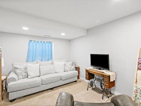 Tiny photo for 579 E COACH LN S, Grantsville, UT 84029 (MLS # 2130454)
